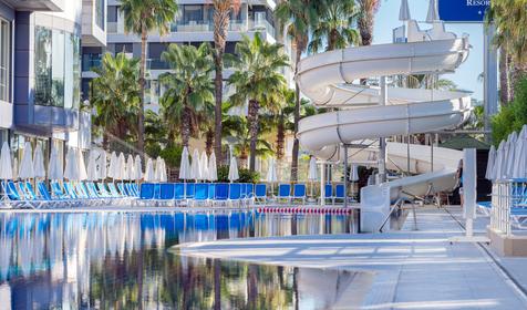 Porto Bello Hotel Resort & Spa