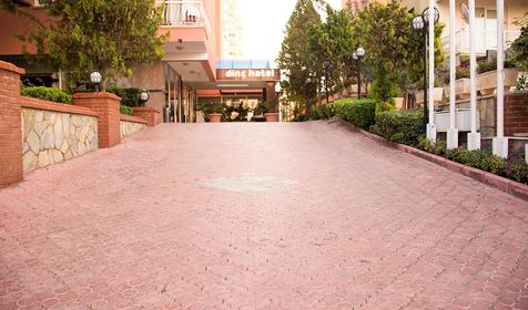 Lara Dinc Hotel