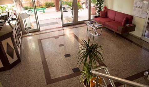 Lara Dinc Hotel