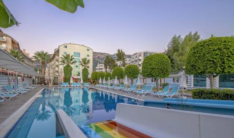 Armas Beach Hotel