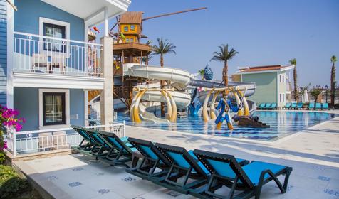 Crystal Club World of Colours Resort & SPA